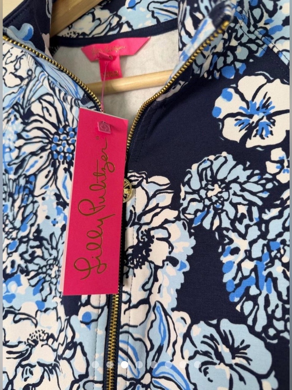 Lilly Pulitzer Skipper Popover Low Tide Navy Bouquet All Day Floral UPF 50+Large - Picture 3 of 7